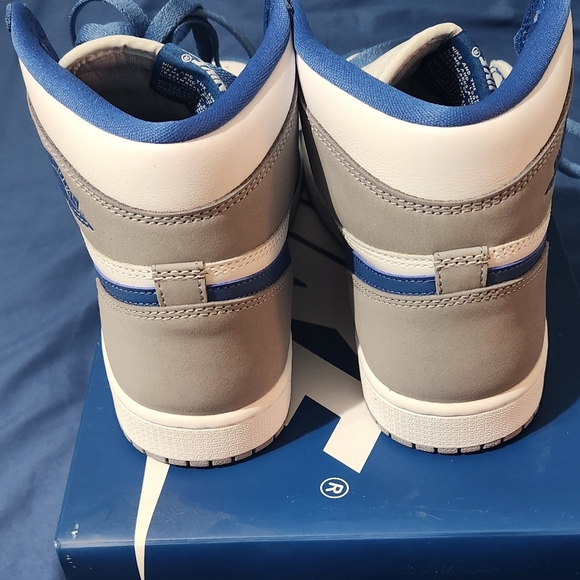 Adult Air Jordan 1 Retro High OG - Picture 3 of 6